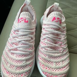APL girls sneakers